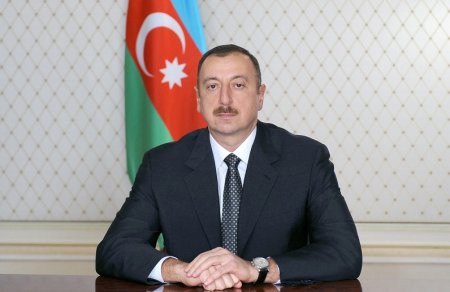 İlham Əliyev İran prezidentinə başsağlığı verib