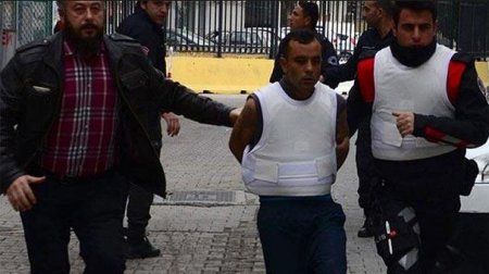 “Təcavüzkarı otaqdan çıxardım, vurmağa başladım”
