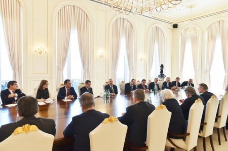 Eskortu dayandırın, əks halda Azərbaycan hökuməti yenidən düşünməli olacaq!