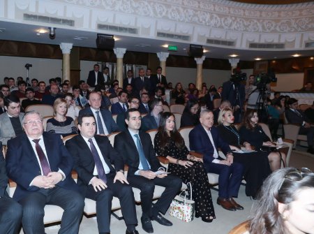 Leyla Əliyeva Xocalı faciəsinin ildönümü ilə bağlı tamaşanın təqdimatında iştirak edib
