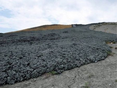 Bakıda vulkan püskürdü