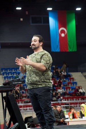 Bakıda "60 saniyədə insanı tanımağı" öyrətdilər