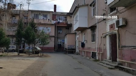Zirzəmidə boğulan ailə: ölüm atanı hamamda, qızını və nəvələrini yataqda haqlayıb