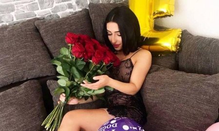 Vücudu ilə kişiləri "dəli" edən azərbaycanlı blogger 