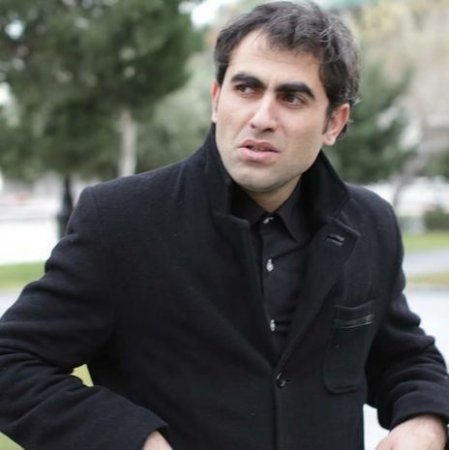 Elşad Barat Mikayıl Müşfiqi təhqir etdi