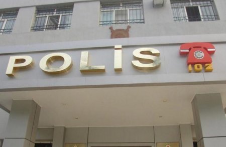 Polis rəisinin müavini “Xəzər” televiziyasının əməkdaşını iş başında tutdurdu – Lənkəranda ilginc hadisə