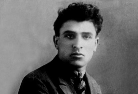 Mikayıl Müşviqin ruhundan və Azərbaycan xalqından üzr istəyirəm