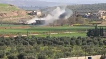 Türk ordusu YPG/PYD-ni mərkəzdə məhv etdi, heykəli də belə yıxdılar