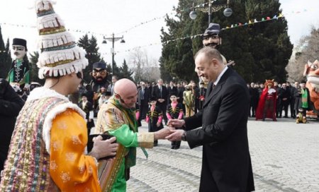Prezident yumurta döyüşdürdü