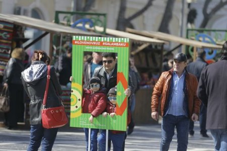 Bakı Novruzu qarşılayır