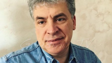 Mərci uduzmuş kommunist namizəd bığlarını qırxdı