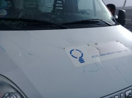 Güclü qasırğa binaların damlarını “Azərişıq” ASC-nin texnikasının üzərinə aşırdı