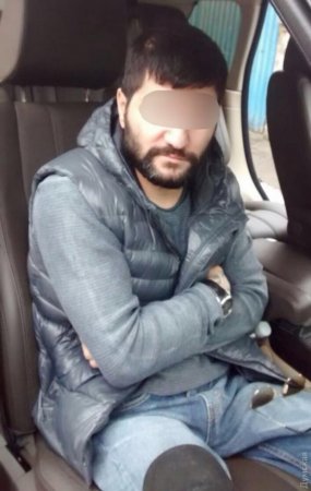 Çoxsaylı silah-sursatla tutulan bu azərbaycanlı qanqsterlər kimdir?!..