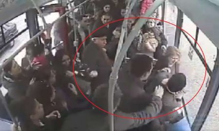 Avtobusda qadına hücum edən gənc  polis bölməsinə aparıldı