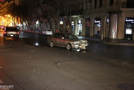Bakıda vəzifəli şəxsin oğlu ağır qəza törədib, yaralanan var