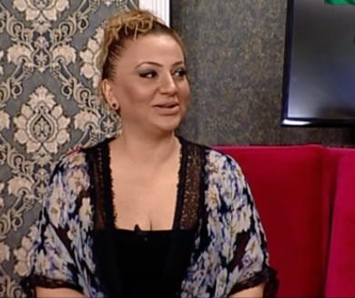 Azərbaycanlı aparıcı efirə yataq paltarında çıxdı