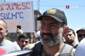 Paşinyan baş nazir postuna rəsmən namizəd oldu