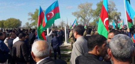 Aprel şəhidinin atası diqqətsizlikdən şikayətlənir