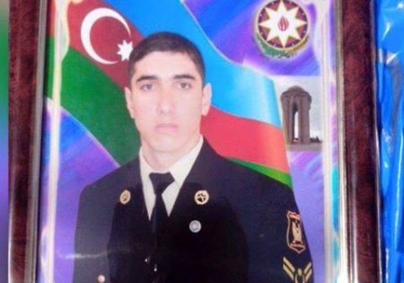 Aprel şəhidinin atası diqqətsizlikdən şikayətlənir