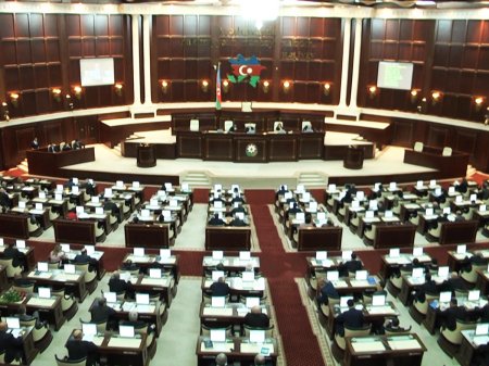 Milli Məclis növbəti plenar iclasına toplaşır