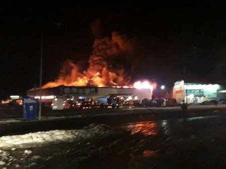 Rusiyada daha bir ticarət mərkəzi yandı