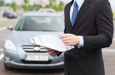 Bağlanan bankların avtomobilləri satıldı