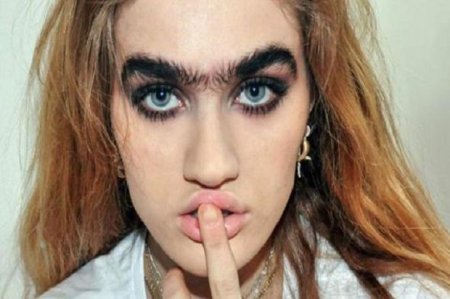 Qaşları başına bəla olan model