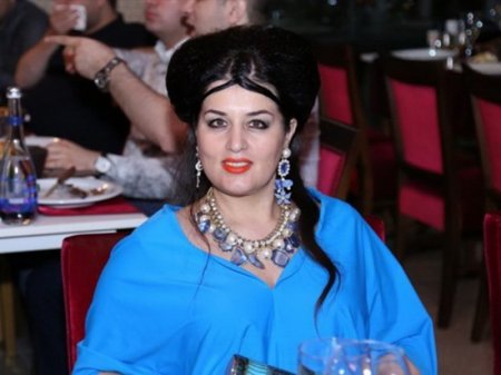Elza Seyidcahandan yeni şeir- 