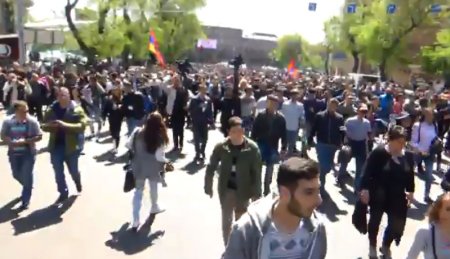 Paşinyan Yerevanı ələ keçirir