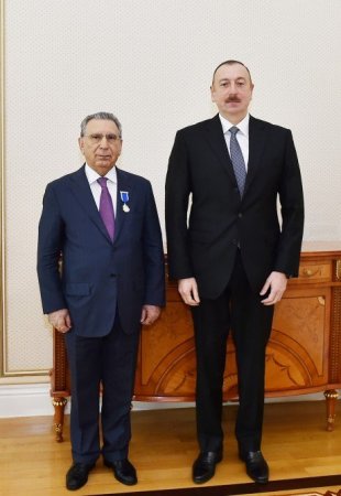 İlham Əliyevdən Ramiz Mehdiyevə yüksək mükafat