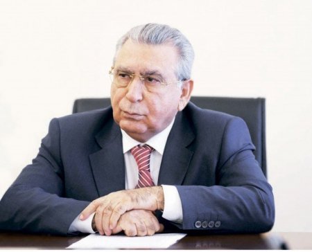 Ramiz Mehdiyev gömrükdə gözlənilən dəyişikliklərin mesajını verdi