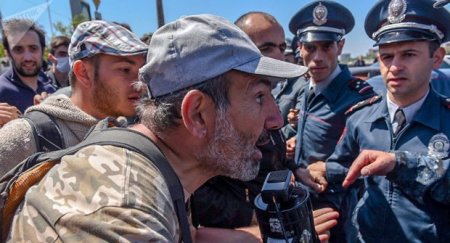 Qarabağdan İrəvana tank birləşmələri göndərildi
