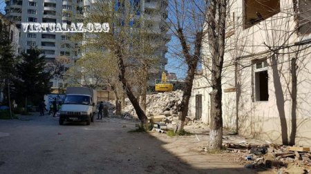 Bakıda şirkət sakinləri köçürmədən evləri sökdü, iki nəfər xəstəxanaya düşdü