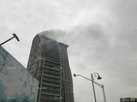 Bakıda hündürmərtəbəli bina yanır 