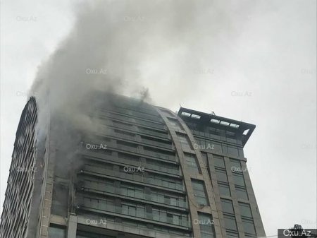 Bakıda hündürmərtəbəli bina yanır 