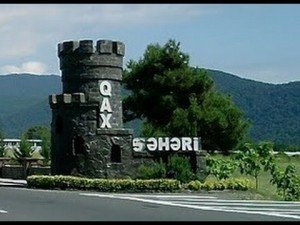 “Polisə qışqırdı ki, bu zibili rədd edin burdan” - İcra başçısının müavini sahibkara kəllə atdı, başçı isə...