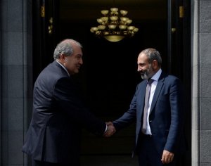Sarkisyan Paşinyanla görüşdü və… Sarkisyan Paşinyanla görüşdü və…