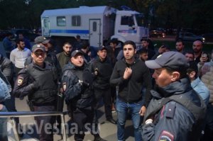 Ermənilər “Komsomolskaya pravda”nın redaksiyasına hücum çəkdi