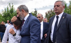 Daşnaklar da Qarabağ səhvinə görə Paşinyana qarşı çıxdı