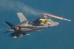 İsrail İrana qarşı F-35 qırıcısını tətbiq etdiyini açıqladı İsrail İrana qarşı F-35 qırıcısını tətbiq etdiyini açıqladı
