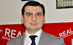 Azər Qasımlıya 30 sutka həbs verildi Azər Qasımlıya 30 sutka həbs verildi