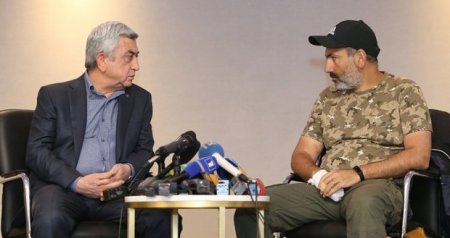 “Məsələn, Paşinyan Dağlıq Qarabağı tanıya, Xankəndi aeroportunu aça bilər...”