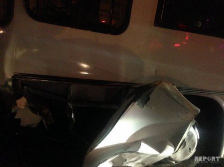 Bakıda sərnişin avtobusu qəza törətdi: sürücü qaçdı 