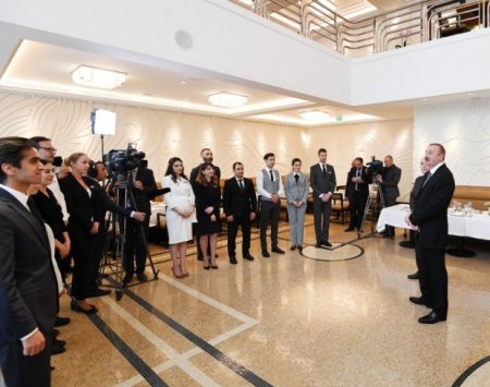"Bu binanı söküb yerində göydələn tikmək istəyirdilər, eşidən kimi qarşısını aldım..."