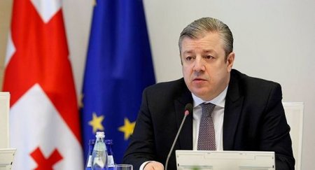 Tbilisidə etirazçılar baş nazirin istefasını tələb edir