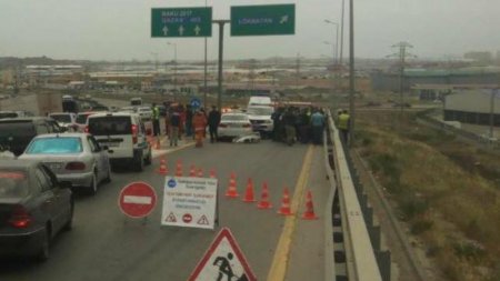 Yolda FİLM KİMİ QƏZA: yük maşını əvvəl 3 avtomobilə çırpıldı, sonra...