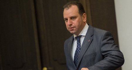 Daşnaklar da Qarabağ səhvinə görə Paşinyana qarşı çıxdı