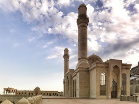 Ramazanın ilk günü üçün dua, imsak və iftar vaxtı