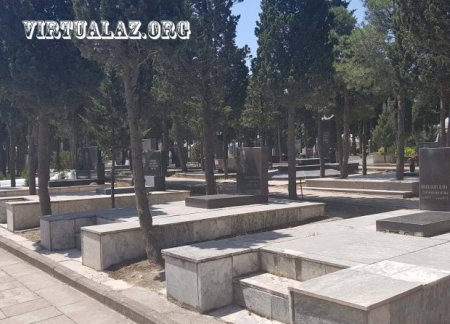 II Fəxri Xiyabanda və ətrafında məzarüstü abidələr oğurlandı