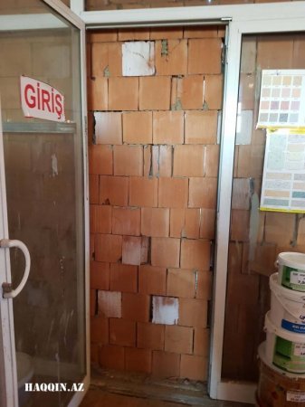 Divara hörülmüş sahibkar qəddar icra başçısına qarşı